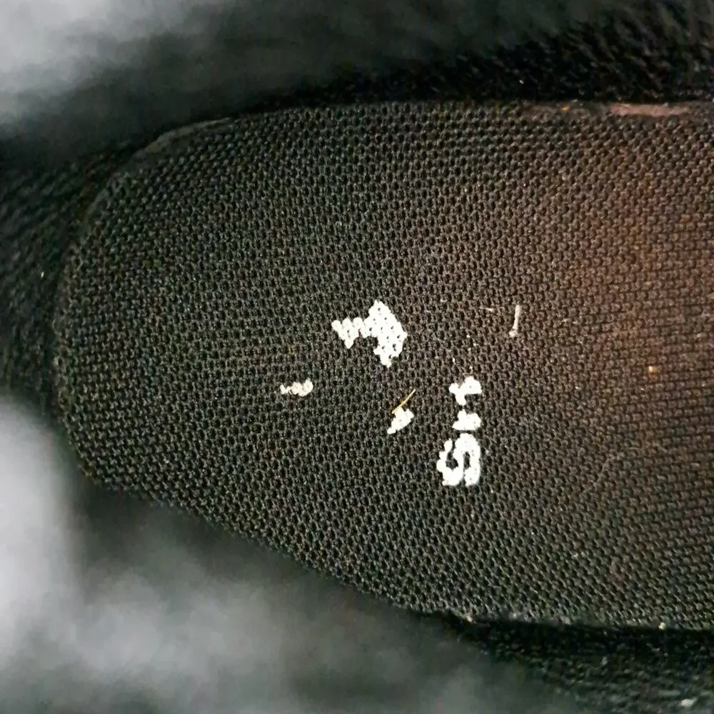 Shaq Dunkman Basketball Shoes Black White Knit High Top Boys 6 Non Marking Soles